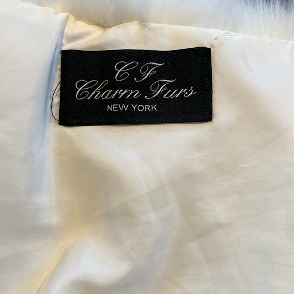 CHARM FURS Ivory/White Fox Fur Bridal Wrap With Rhinestone Detailing - Picture 7 of 8